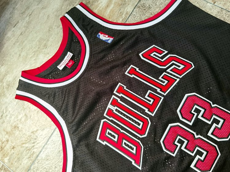 #33 Pippen chicago bulls Authentic M&N jersey black גופיית כדורסל - Sport&more